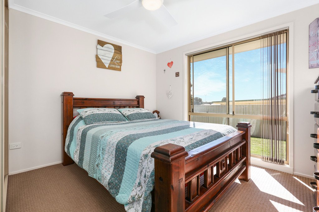 8 Sawtell Street ALBION PARK 7