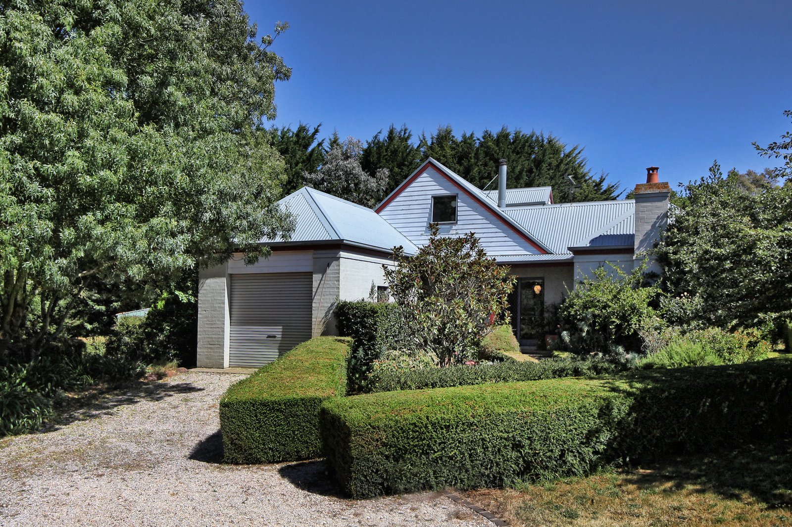 Real Estate and Property in 8 Scotia Place, Woodend, VIC