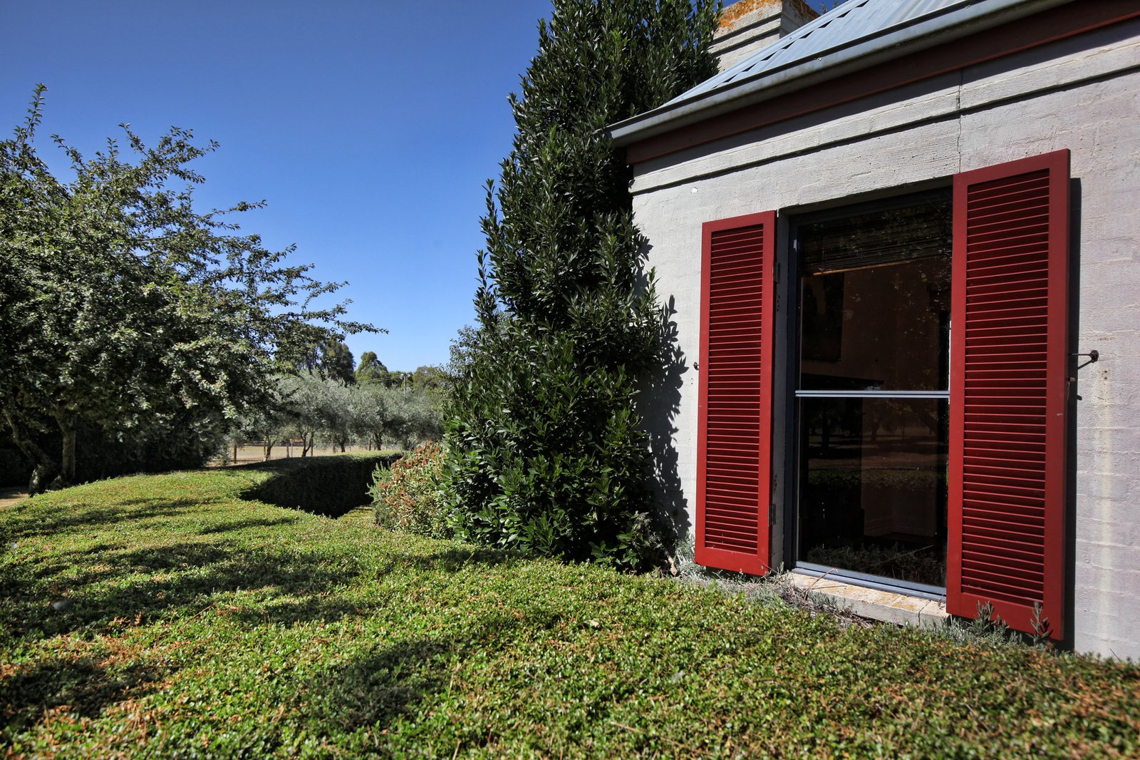 Real Estate and Property in 8 Scotia Place, Woodend, VIC