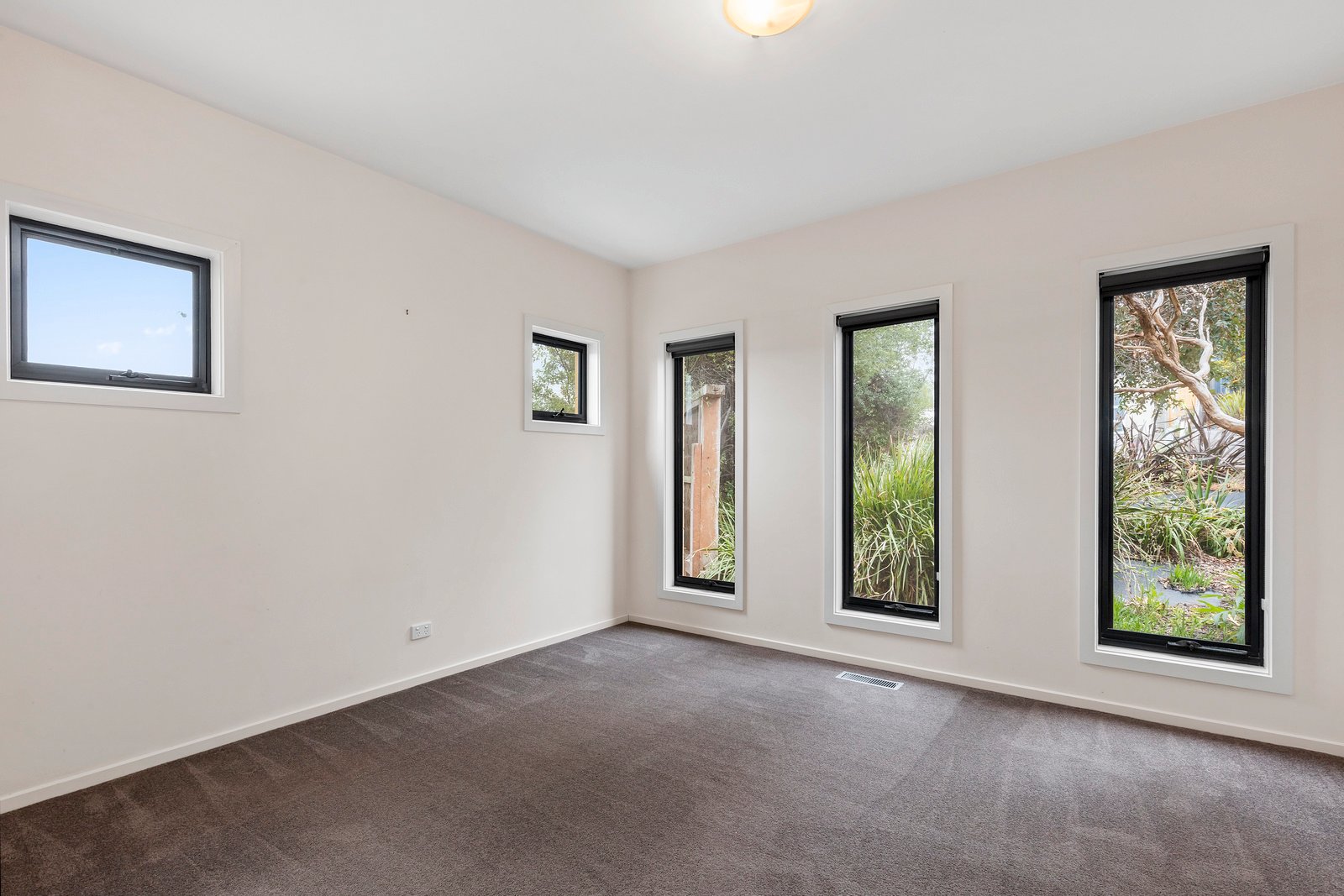Real Estate and Property in 8 Sea Breeze Court, Ocean Grove, VIC