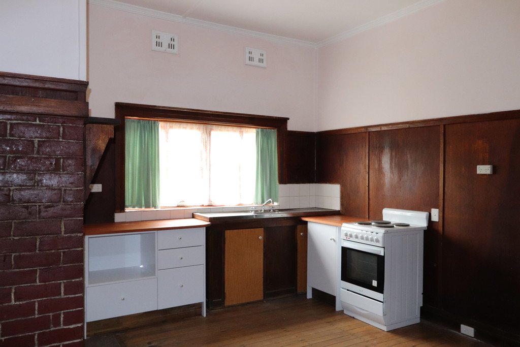 8 Selwyn St  TUMBARUMBA 3