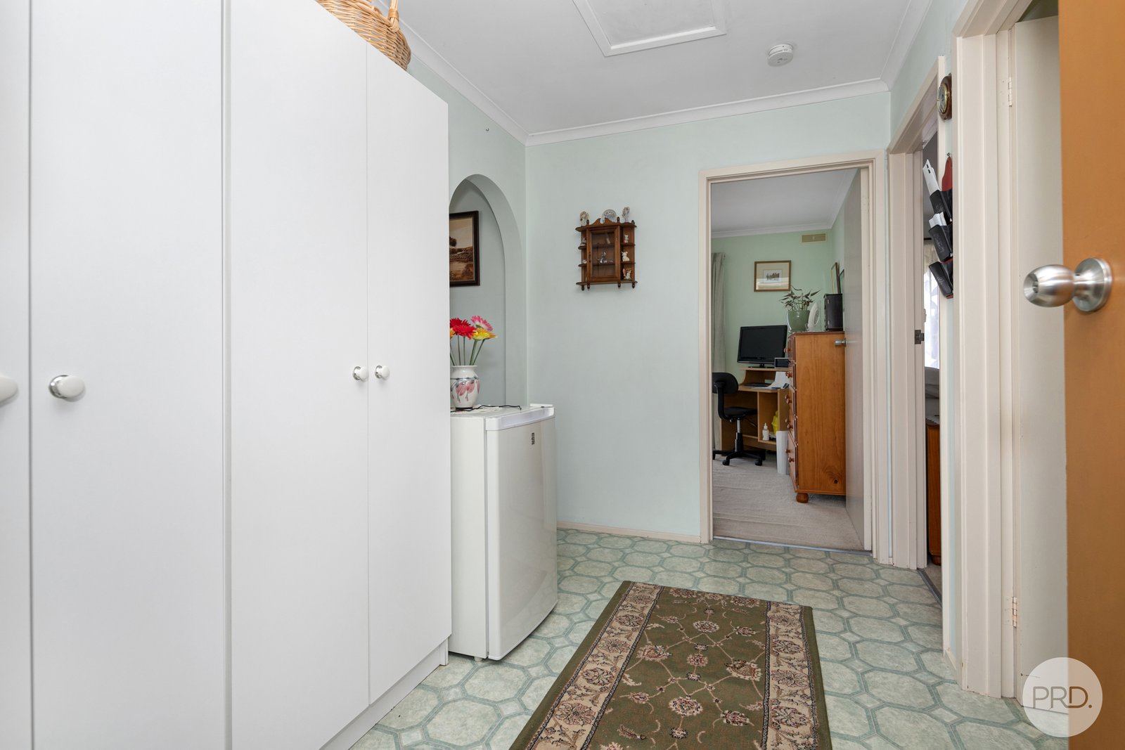 8 Semmens Avenue CRESWICK 14