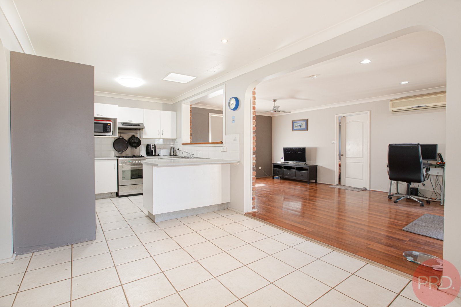 8 Sequoia Street MEDOWIE 2