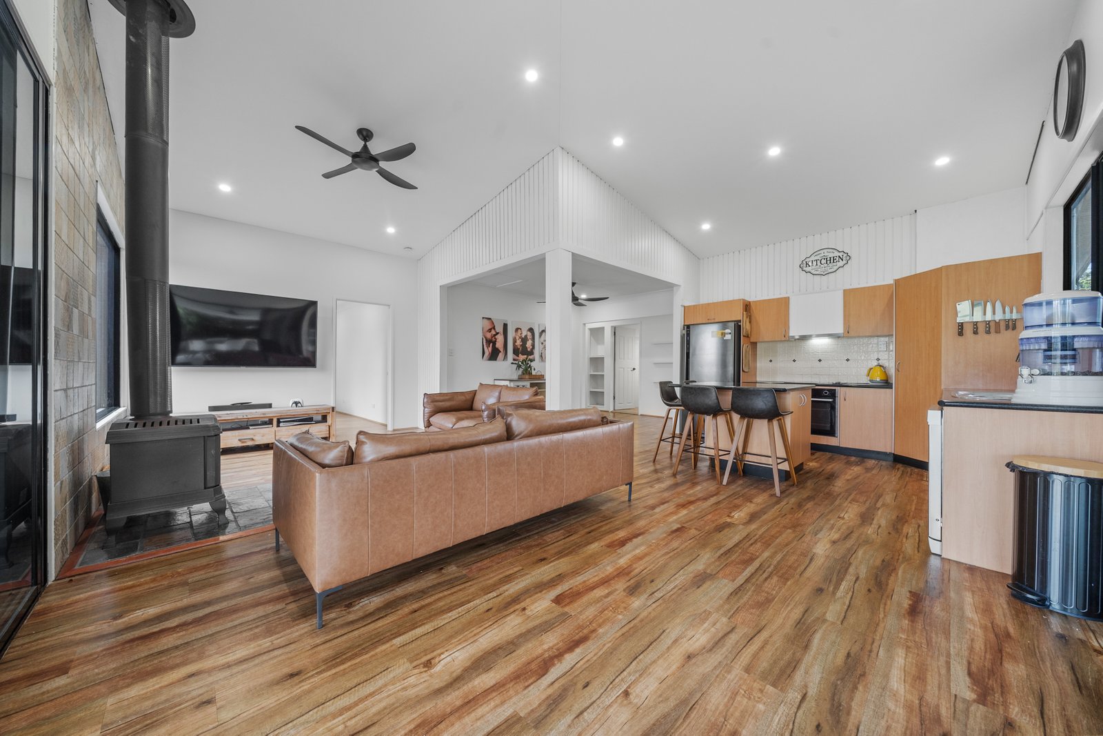 8 Serpentine Creek Road REDLAND BAY 2