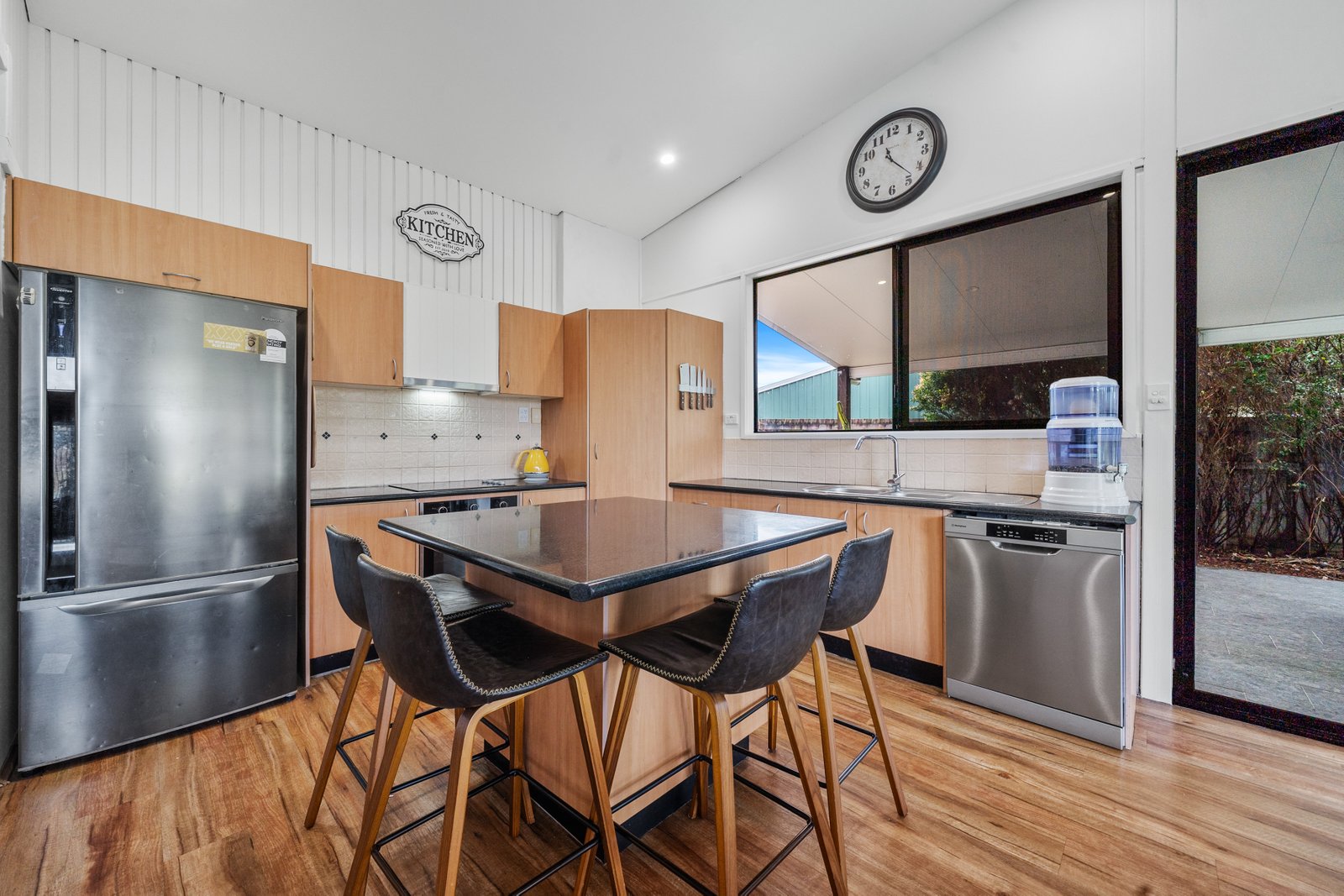 8 Serpentine Creek Road REDLAND BAY 3