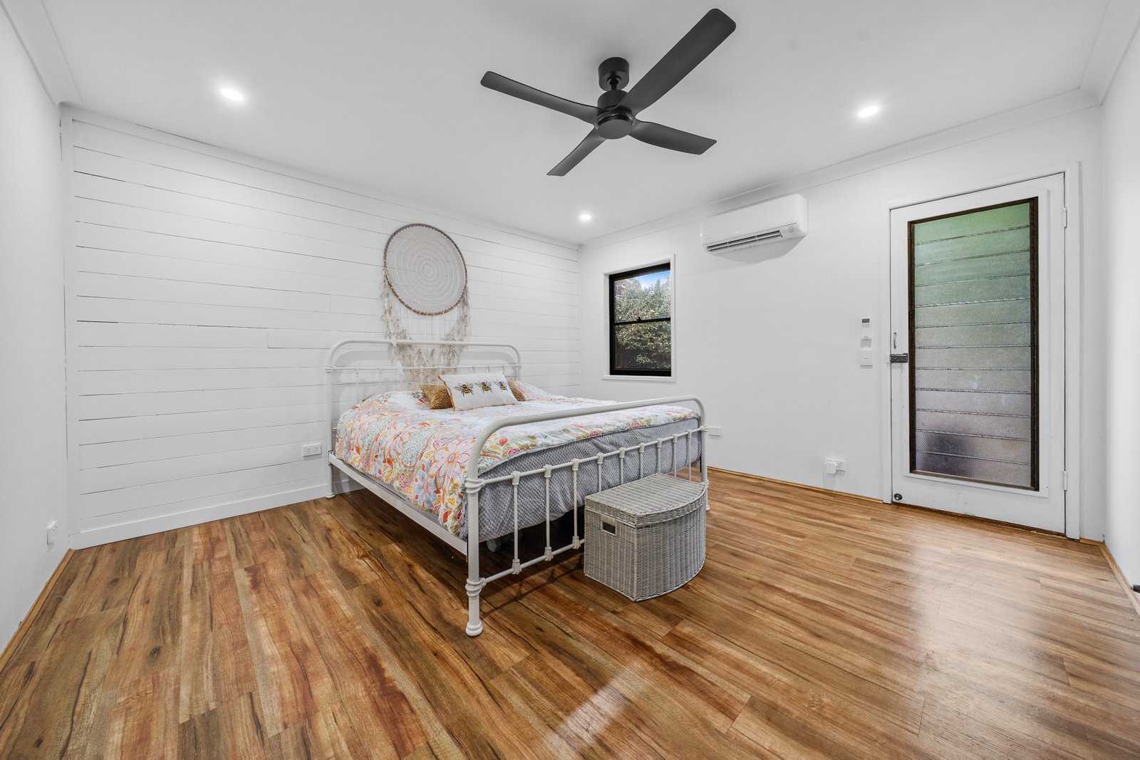 8 Serpentine Creek Road REDLAND BAY 4