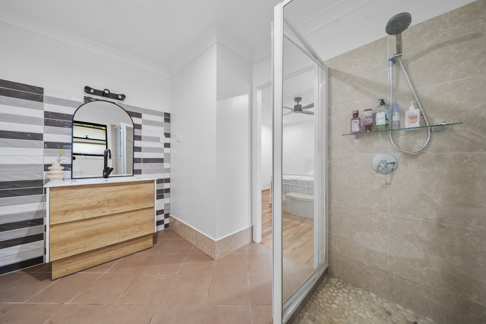 8 Serpentine Creek Road REDLAND BAY 5