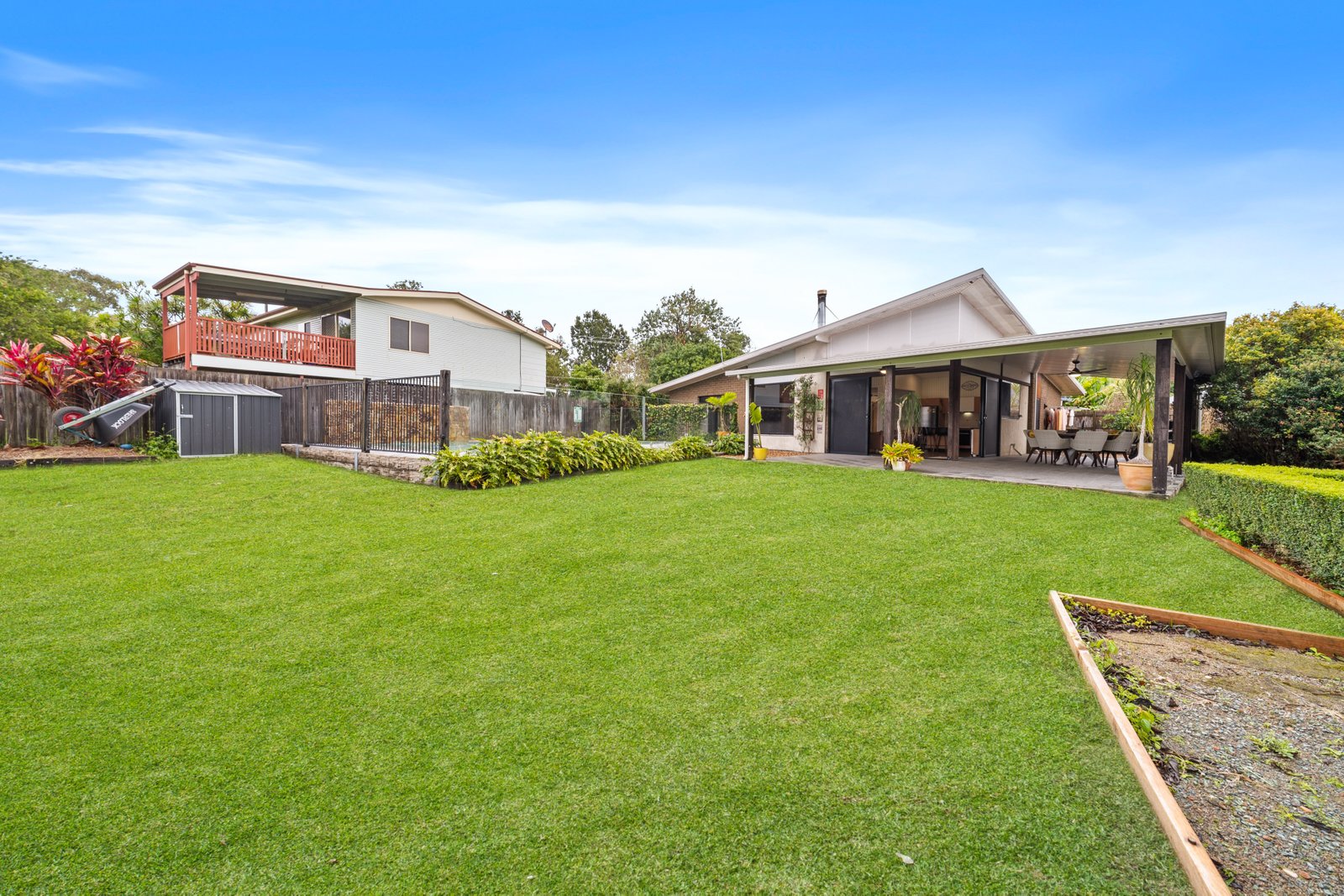 8 Serpentine Creek Road REDLAND BAY 9