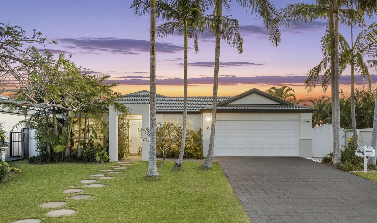 8 Seychelles Court BURLEIGH WATERS 3