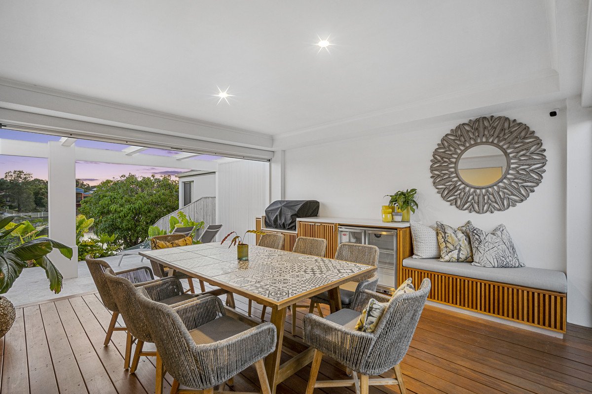 8 Seychelles Court BURLEIGH WATERS 4