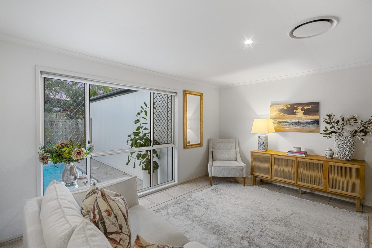 8 Seychelles Court BURLEIGH WATERS 17