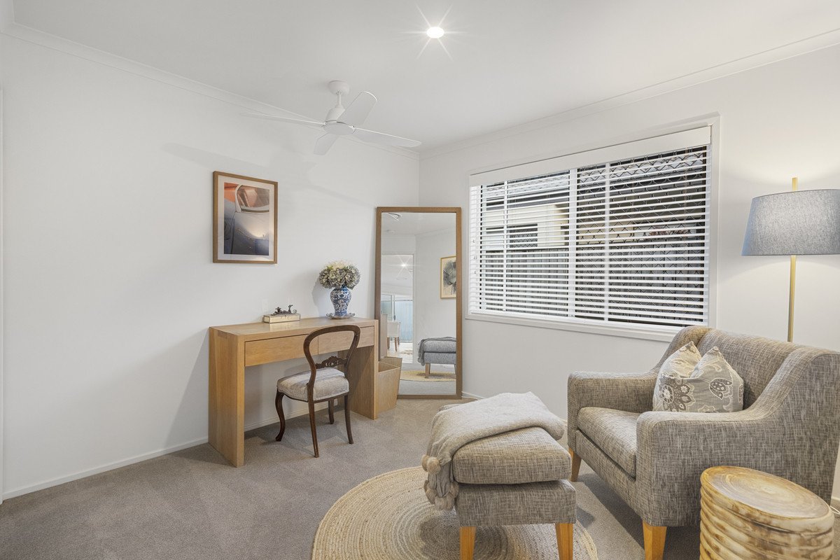 8 Seychelles Court BURLEIGH WATERS 24