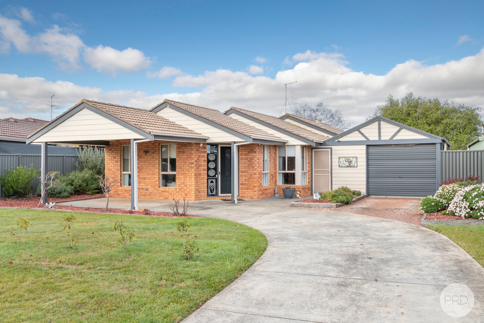8 Shari Drive DELACOMBE 1