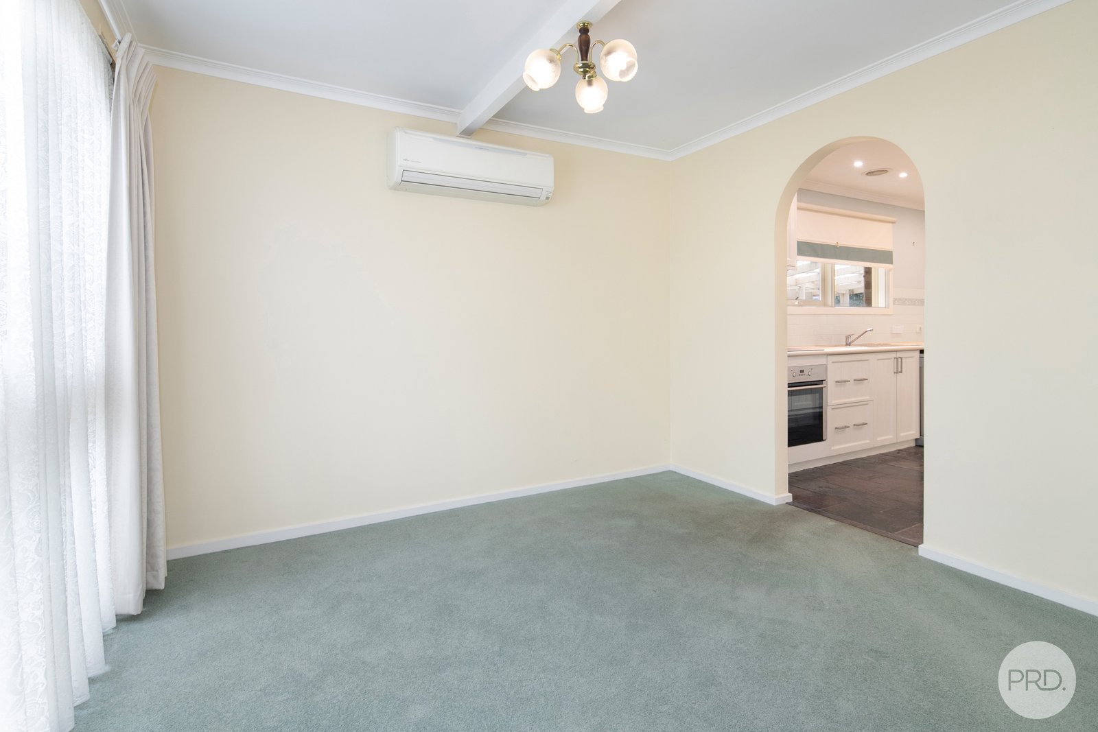 8 Sherwood Street WENDOUREE 3