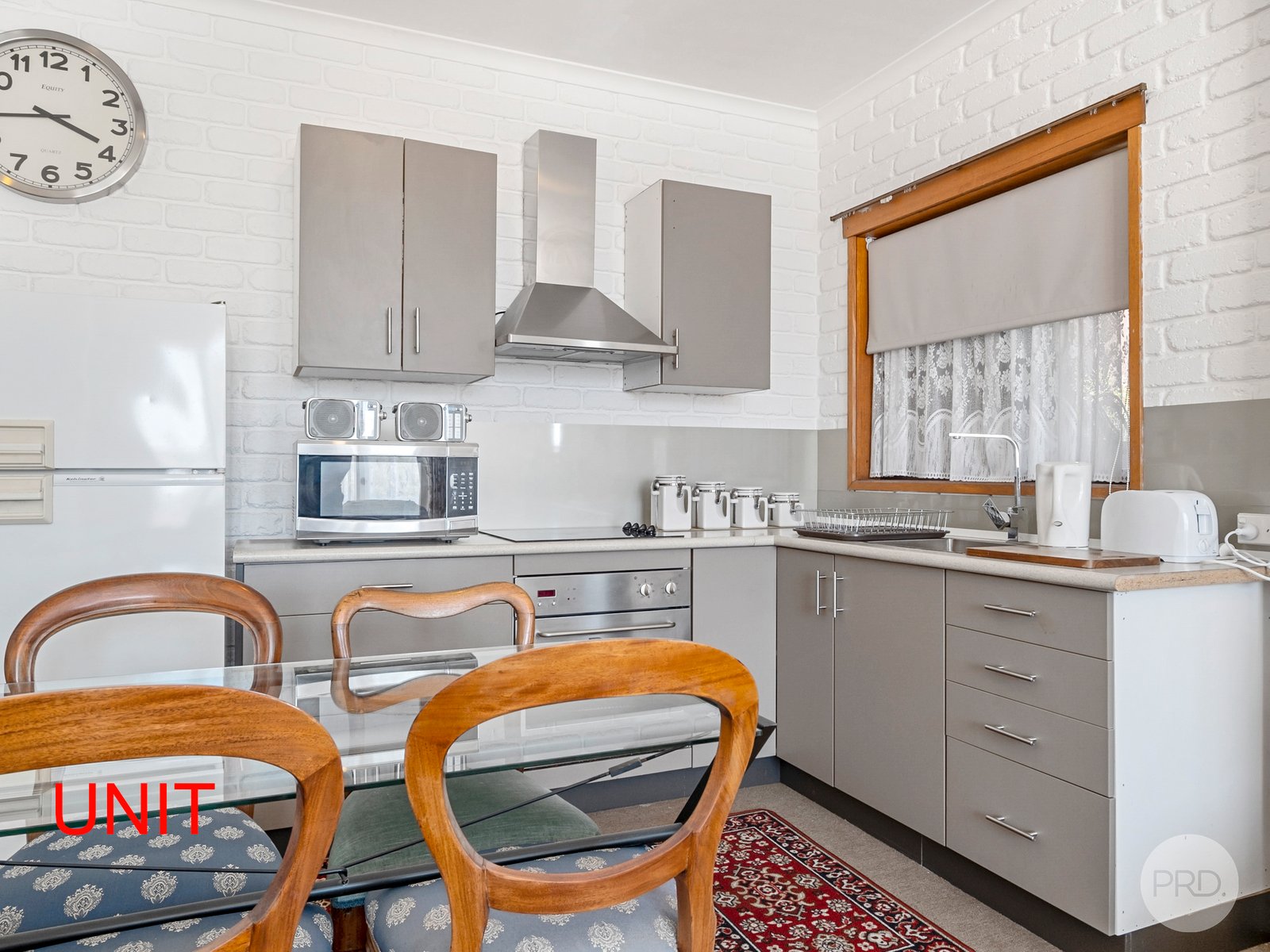 8 Shirley Boulevard LENAH VALLEY 24