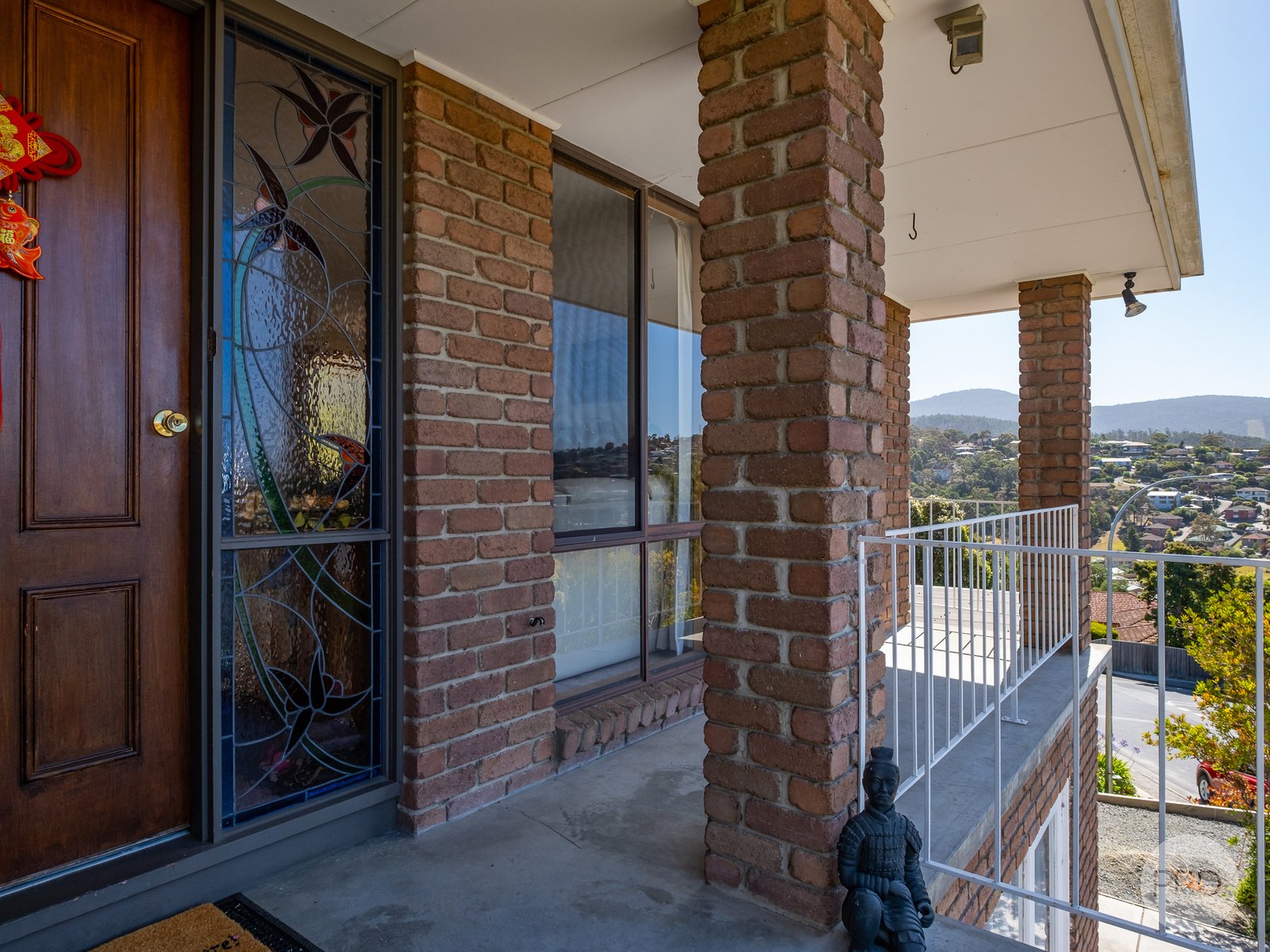 8 Shirley Boulevard LENAH VALLEY 3