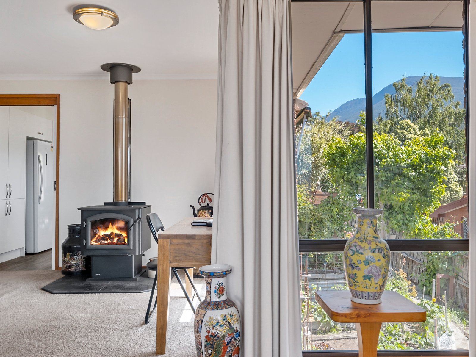 8 Shirley Boulevard LENAH VALLEY 8