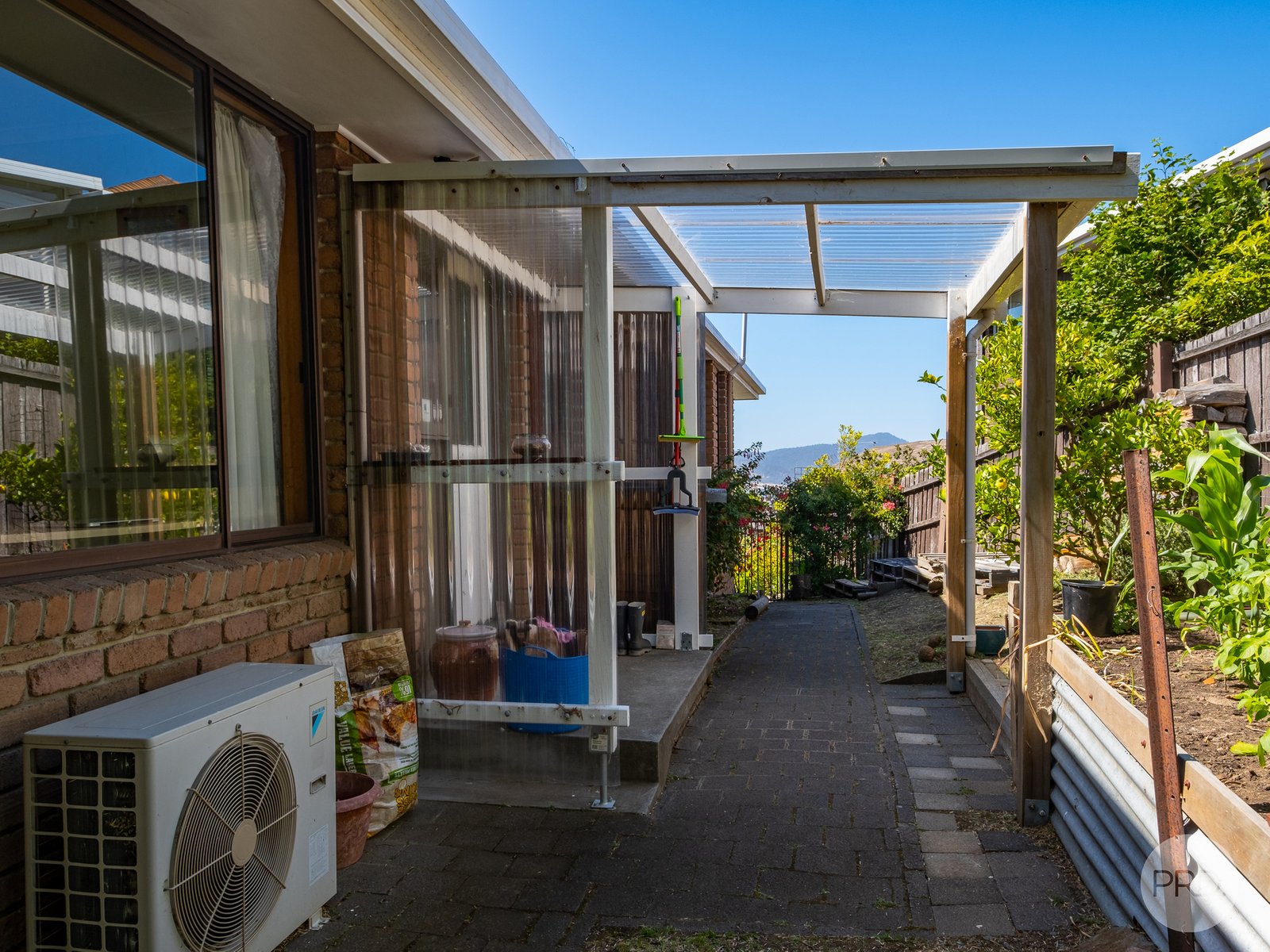 8 Shirley Boulevard LENAH VALLEY 24