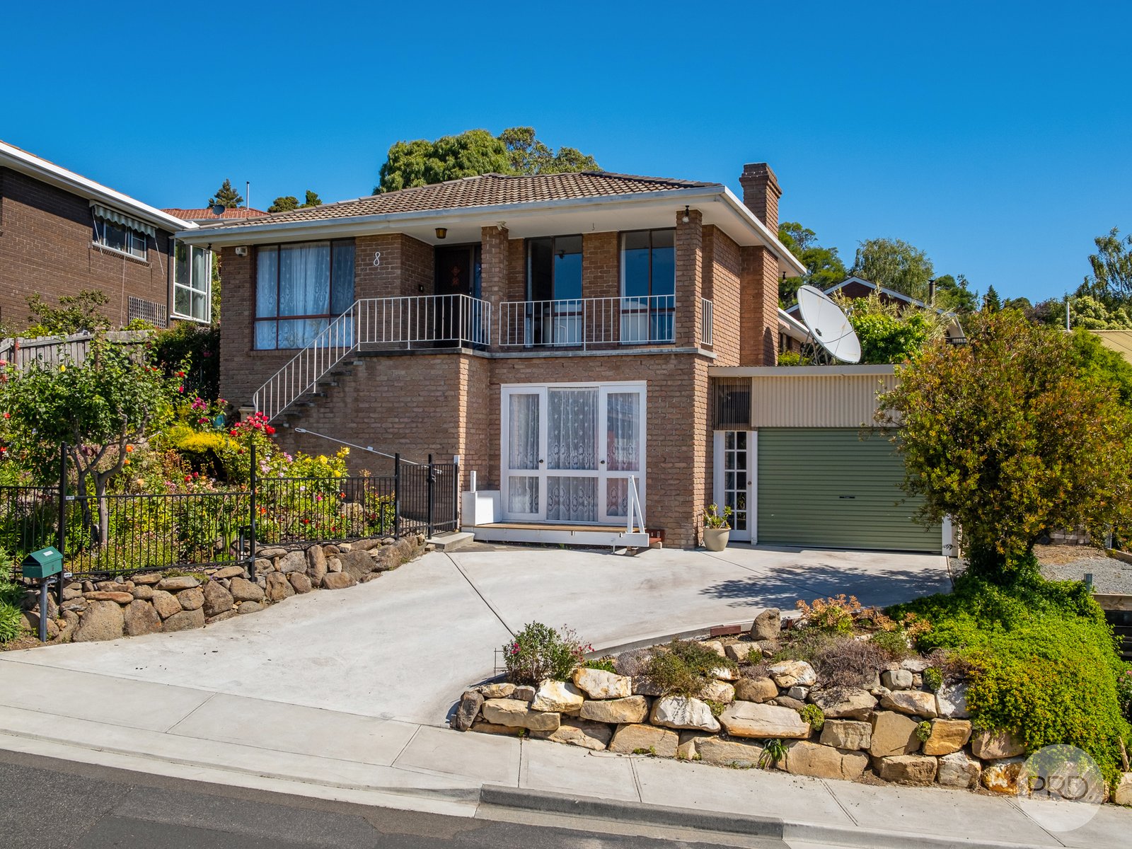 8 Shirley Boulevard LENAH VALLEY 1