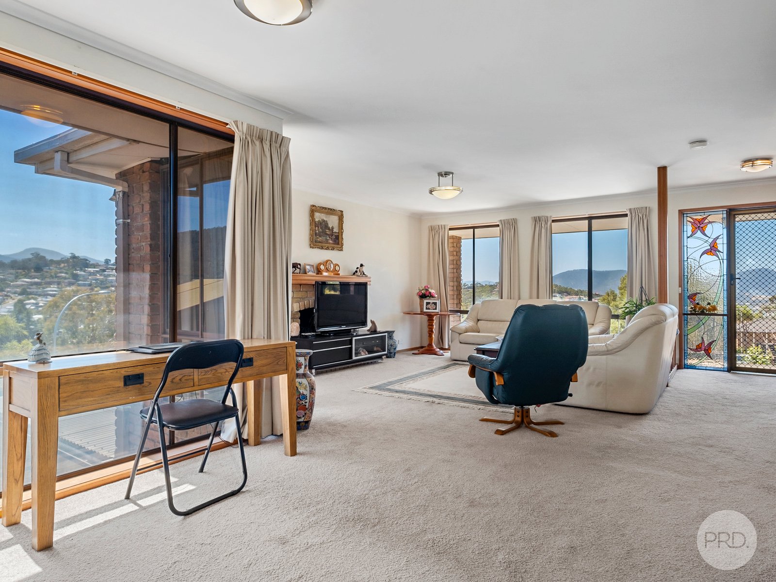 8 Shirley Boulevard LENAH VALLEY 9