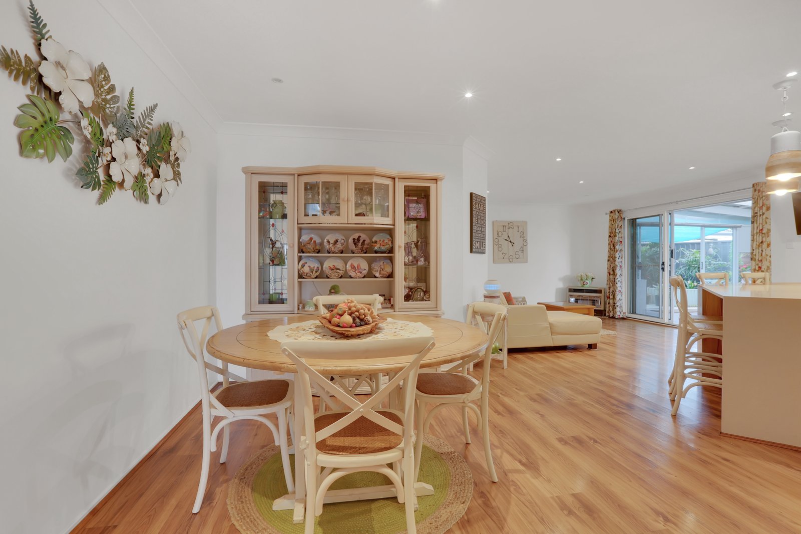 8 Shoreline Avenue HAYWARDS BAY 5