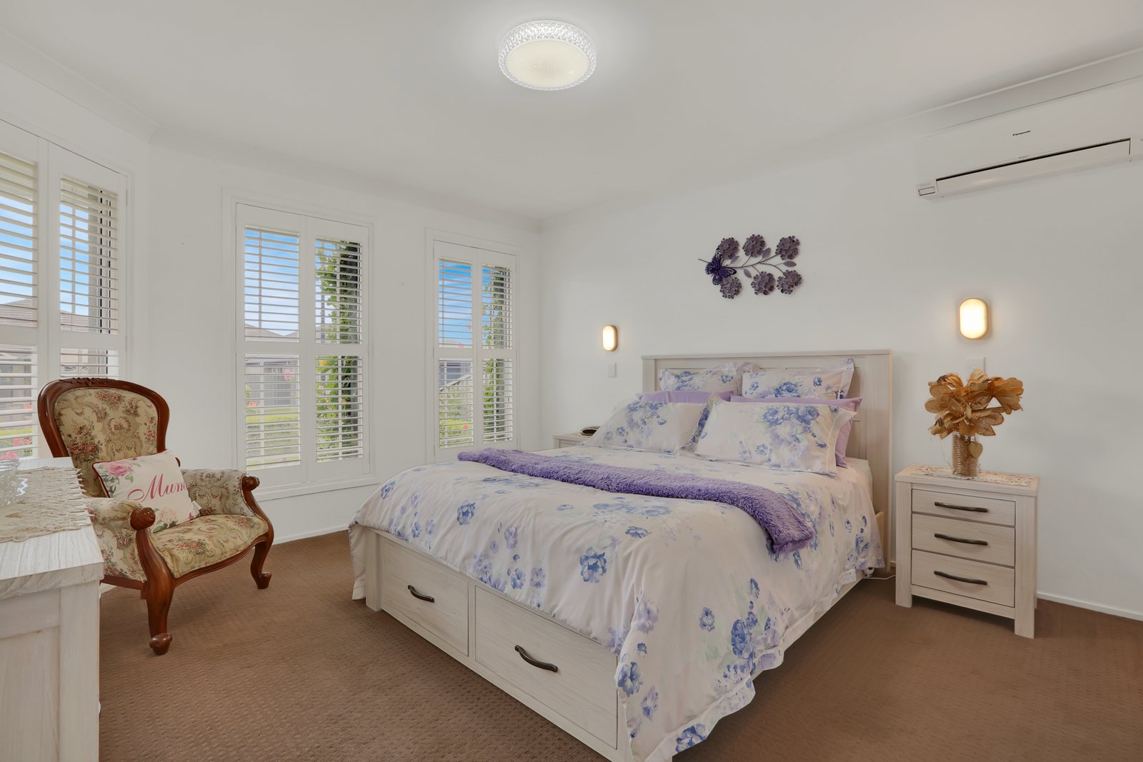 8 Shoreline Avenue HAYWARDS BAY 8