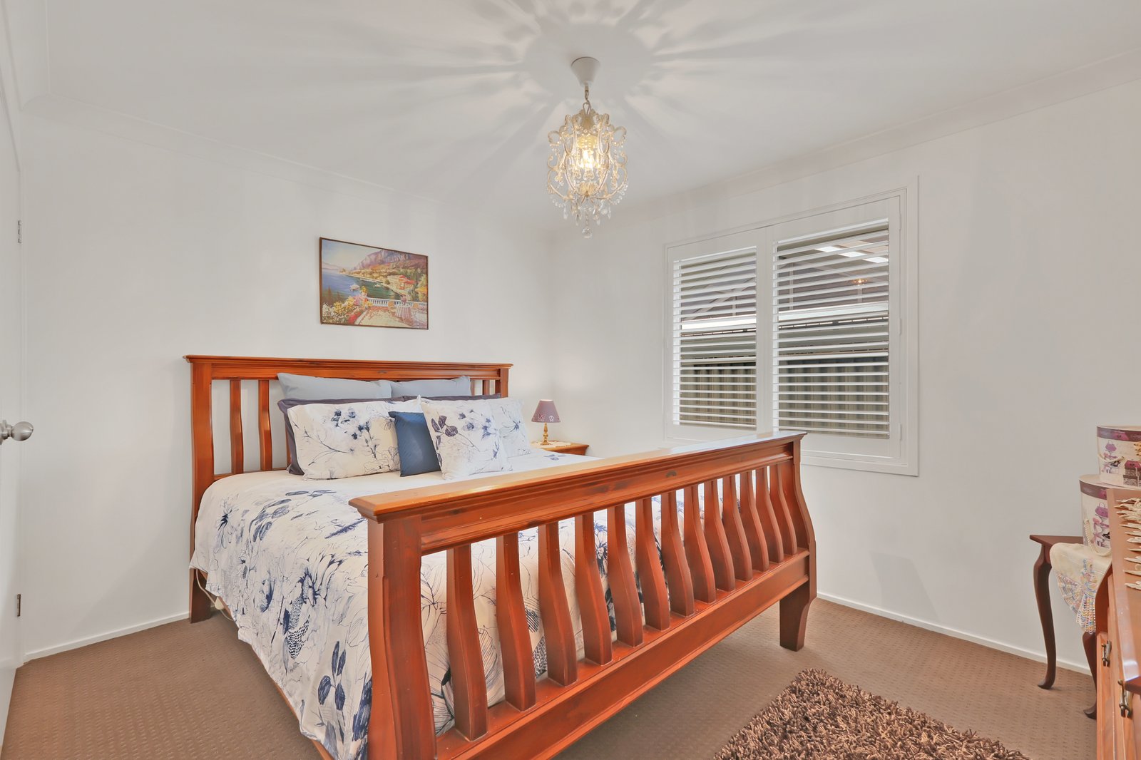 8 Shoreline Avenue HAYWARDS BAY 9