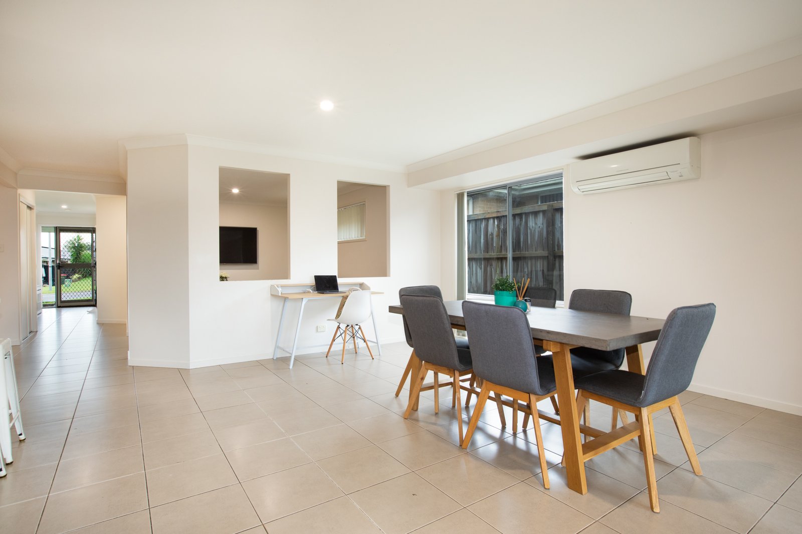 8 Shoveler Street ABERGLASSLYN 8