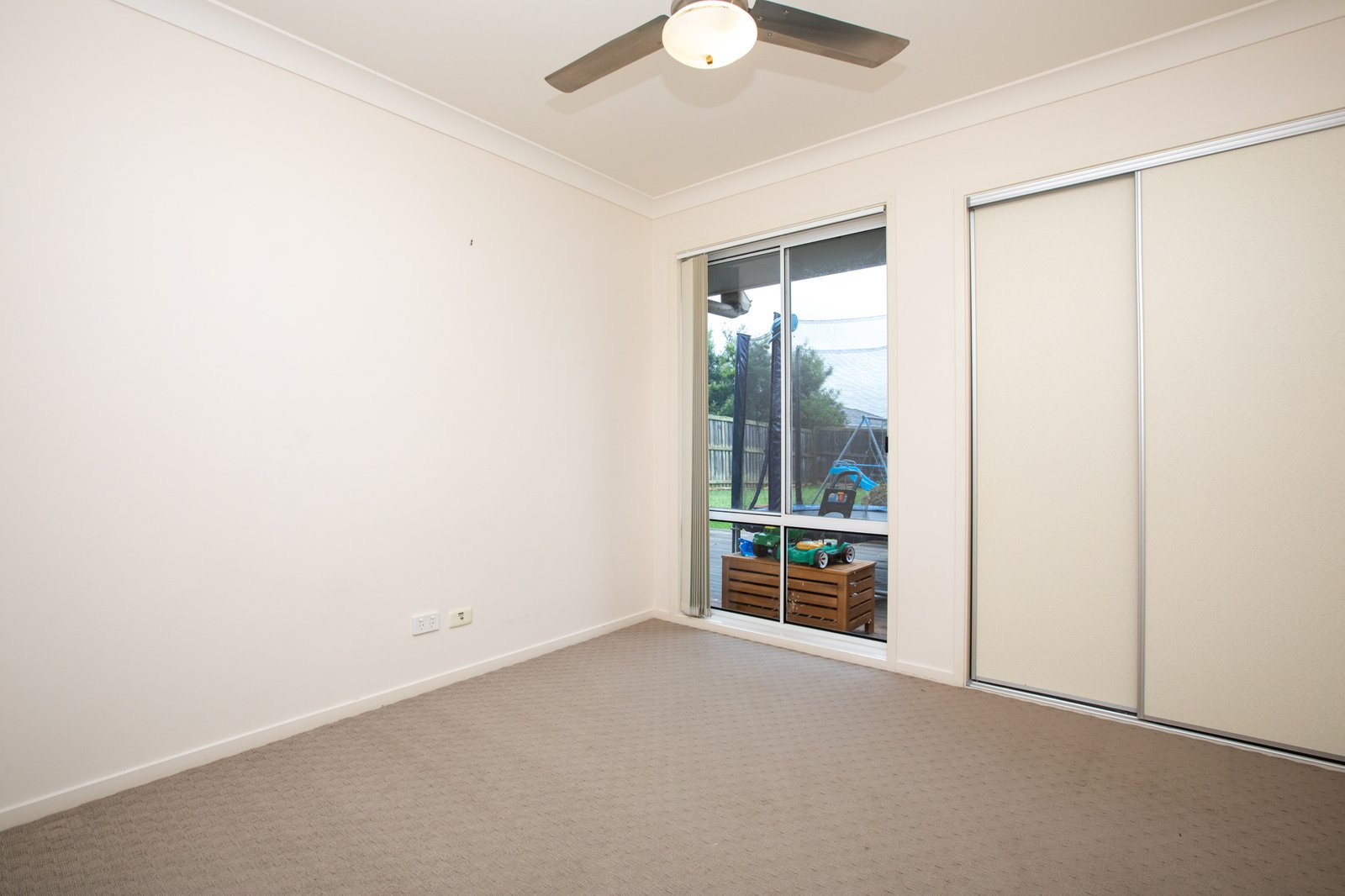 8 Shoveler Street ABERGLASSLYN 12