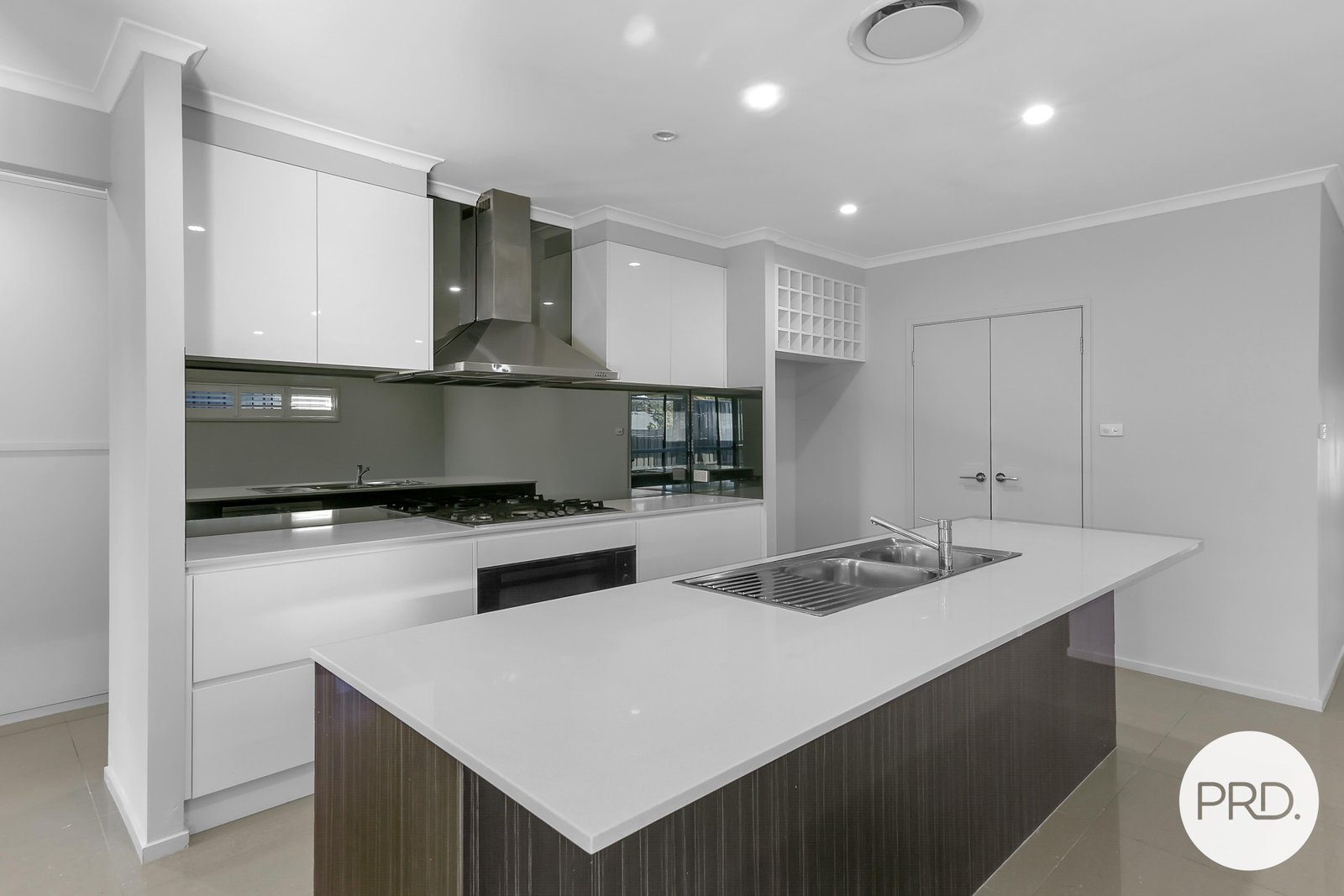 8 Siltstone Avenue HORSLEY 2