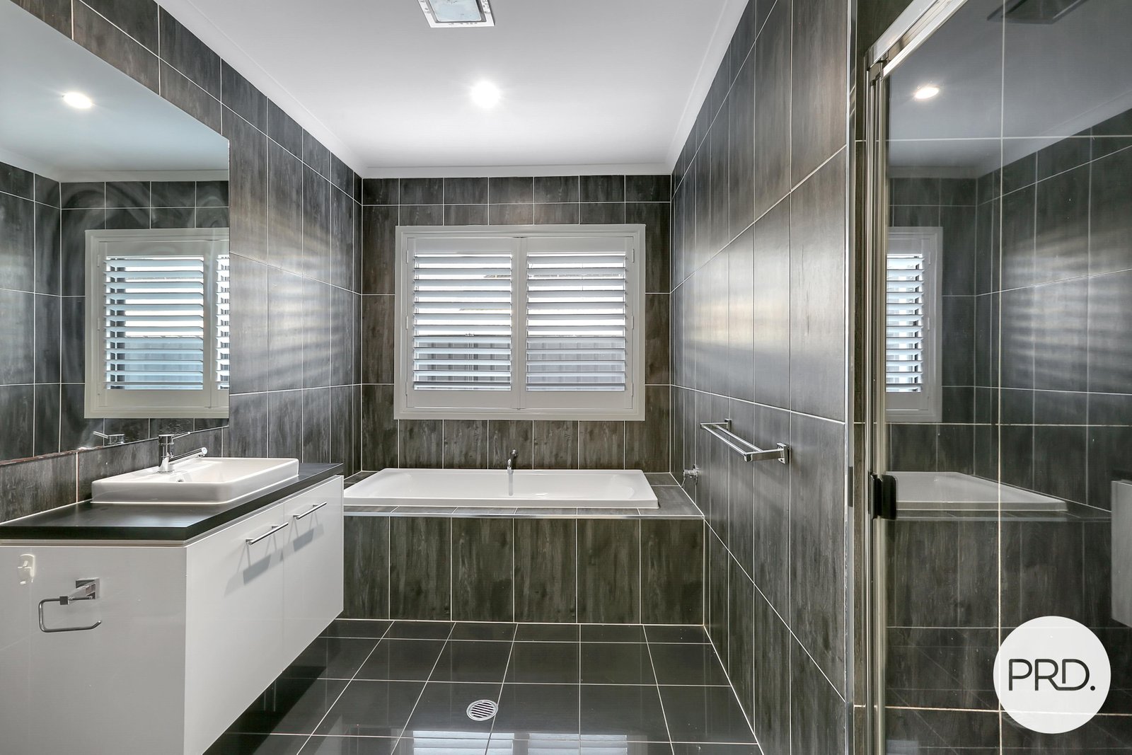 8 Siltstone Avenue HORSLEY 8
