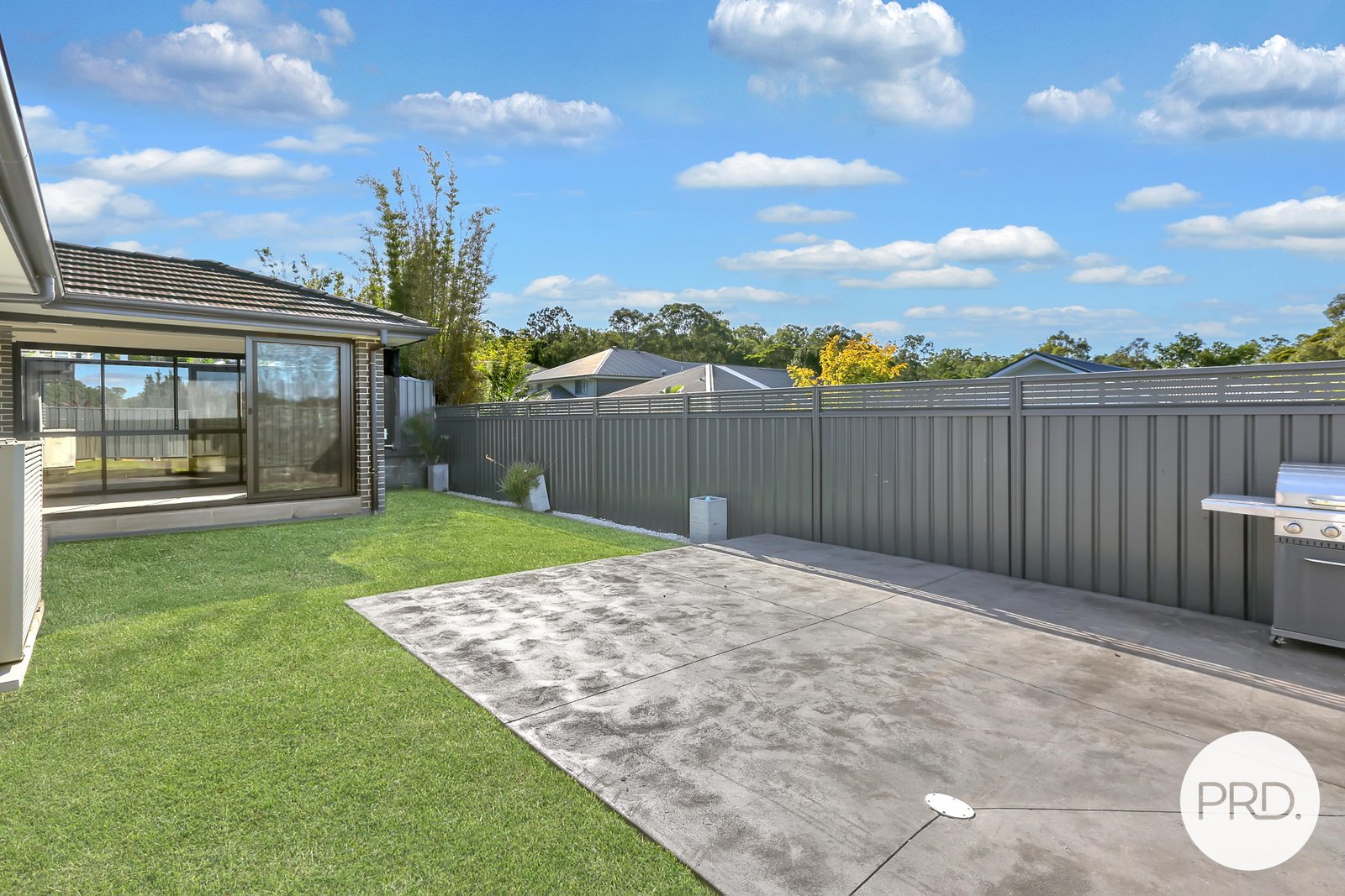 8 Siltstone Avenue HORSLEY 11