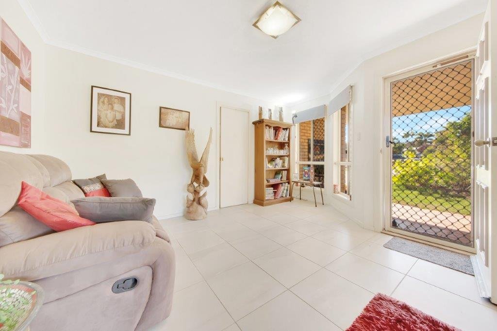 8 SILVERTON Drive TANNUM SANDS 6