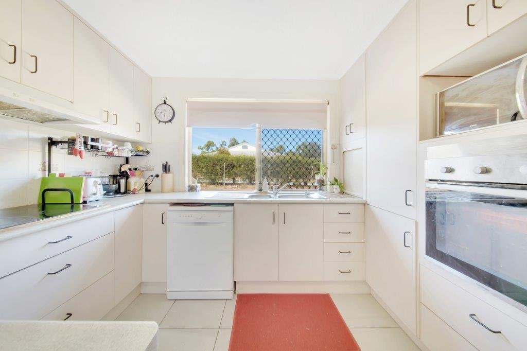 8 SILVERTON Drive TANNUM SANDS 16