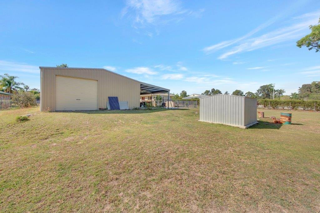 8 SILVERTON Drive TANNUM SANDS 24