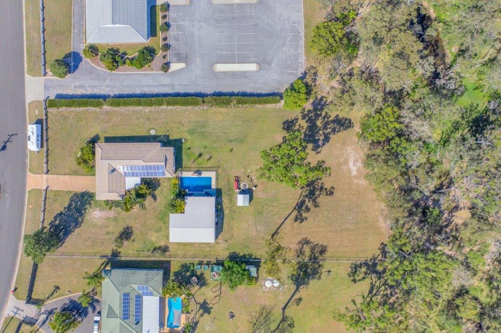 8 SILVERTON Drive TANNUM SANDS 27