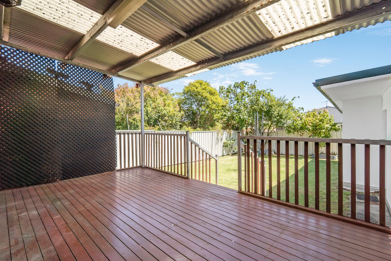 8 Simmons Rd  KINGSGROVE 6