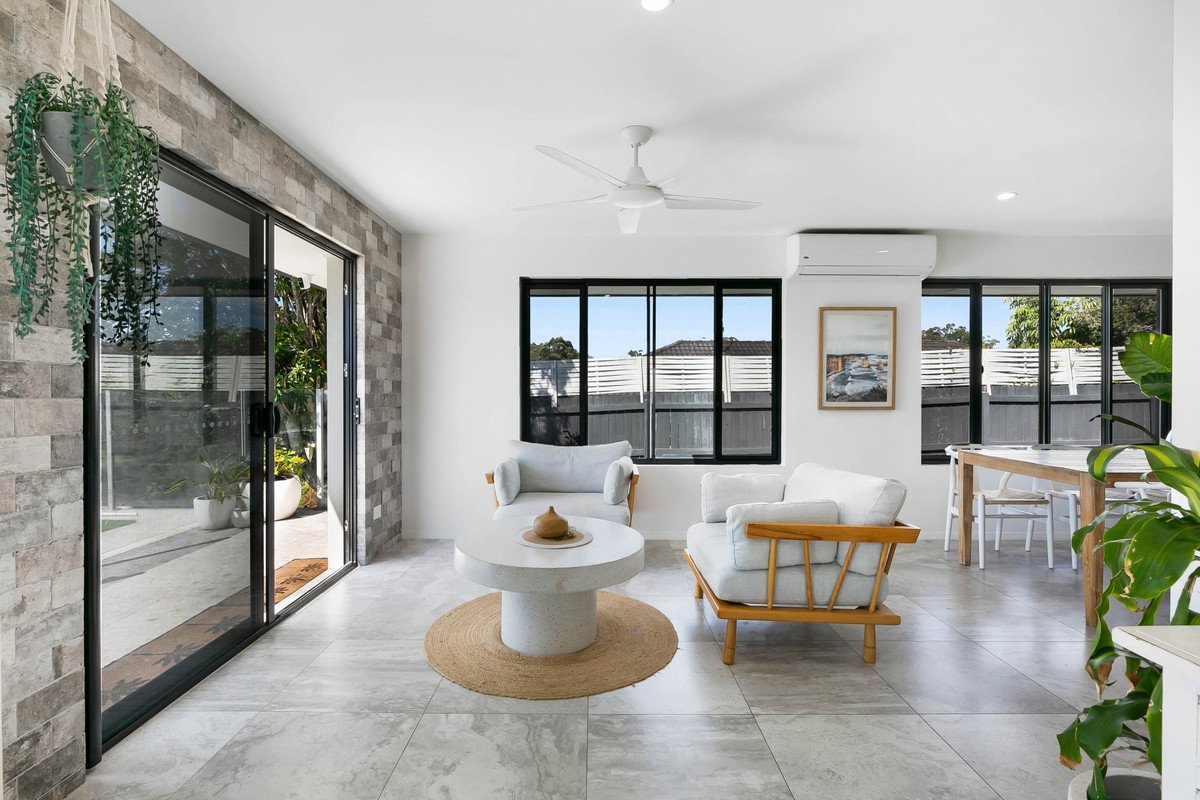 8 Sirec Way Burleigh Heads 3