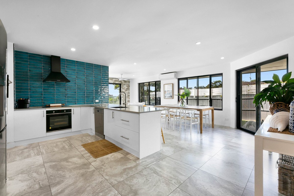 8 Sirec Way Burleigh Heads 4