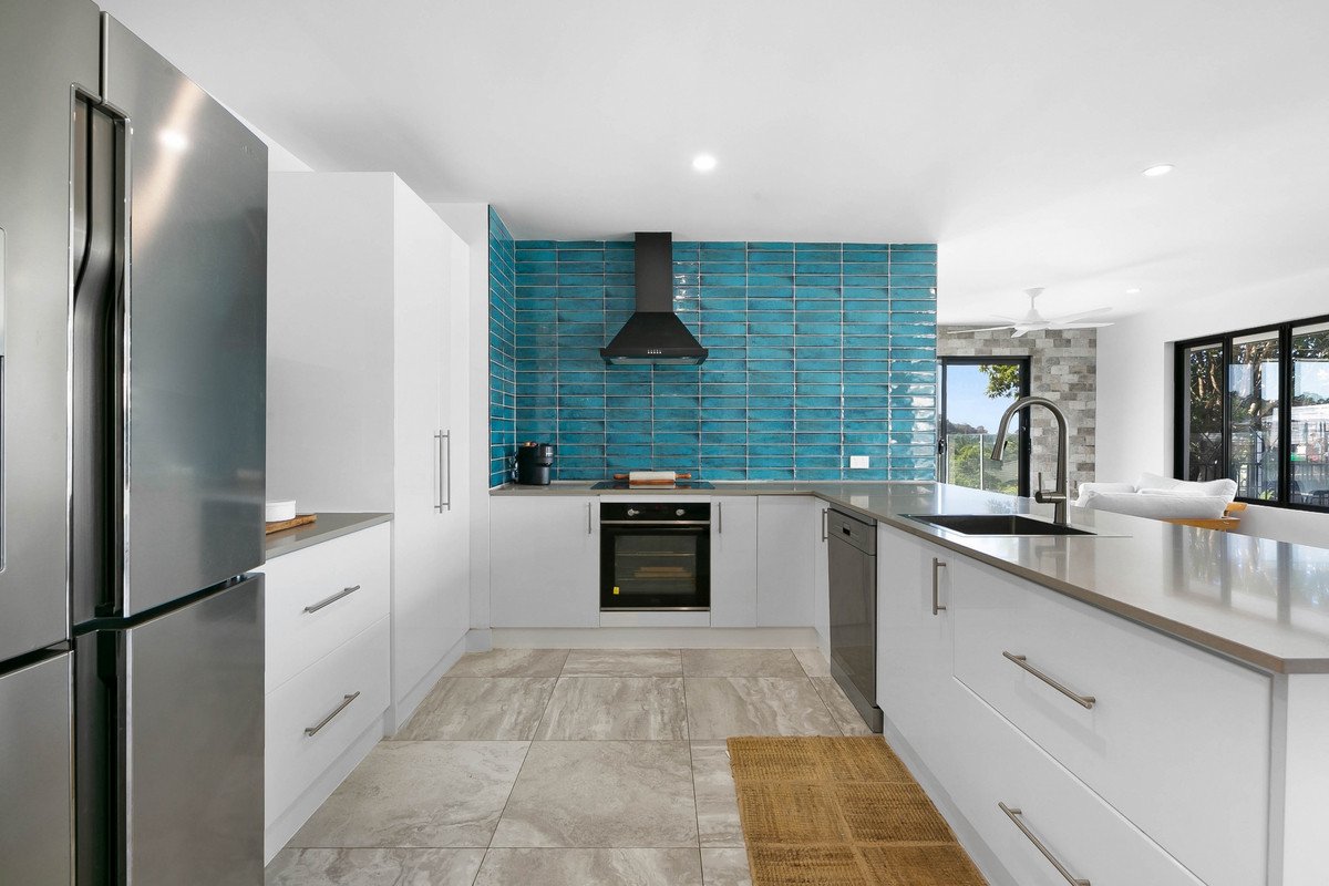 8 Sirec Way Burleigh Heads 5
