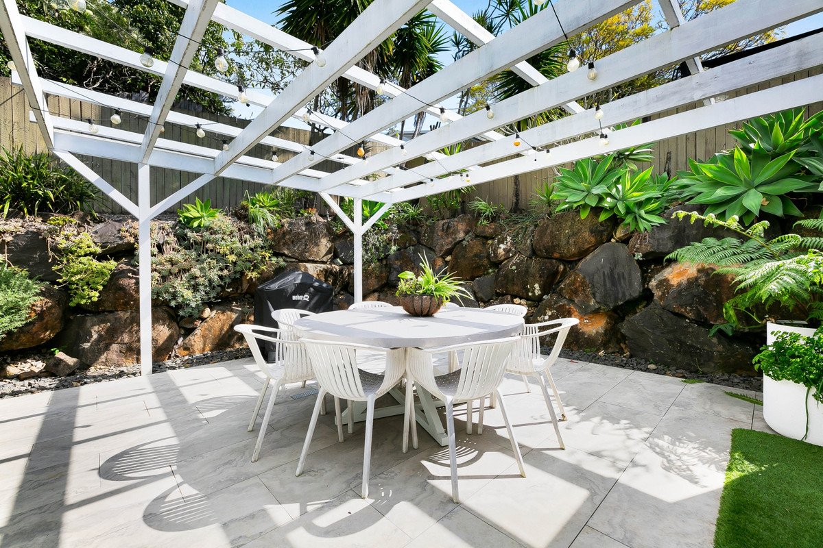 8 Sirec Way Burleigh Heads 9