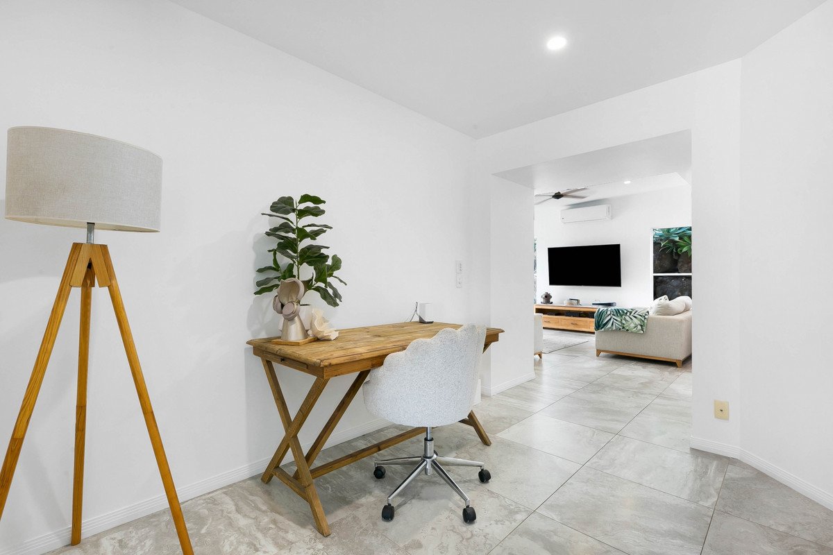8 Sirec Way Burleigh Heads 11