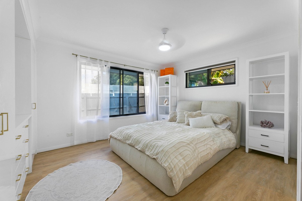 8 Sirec Way Burleigh Heads 12
