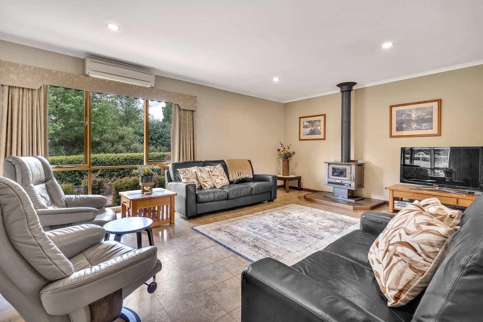 Real Estate and Property in 8 Slattery Crescent, Gisborne, VIC