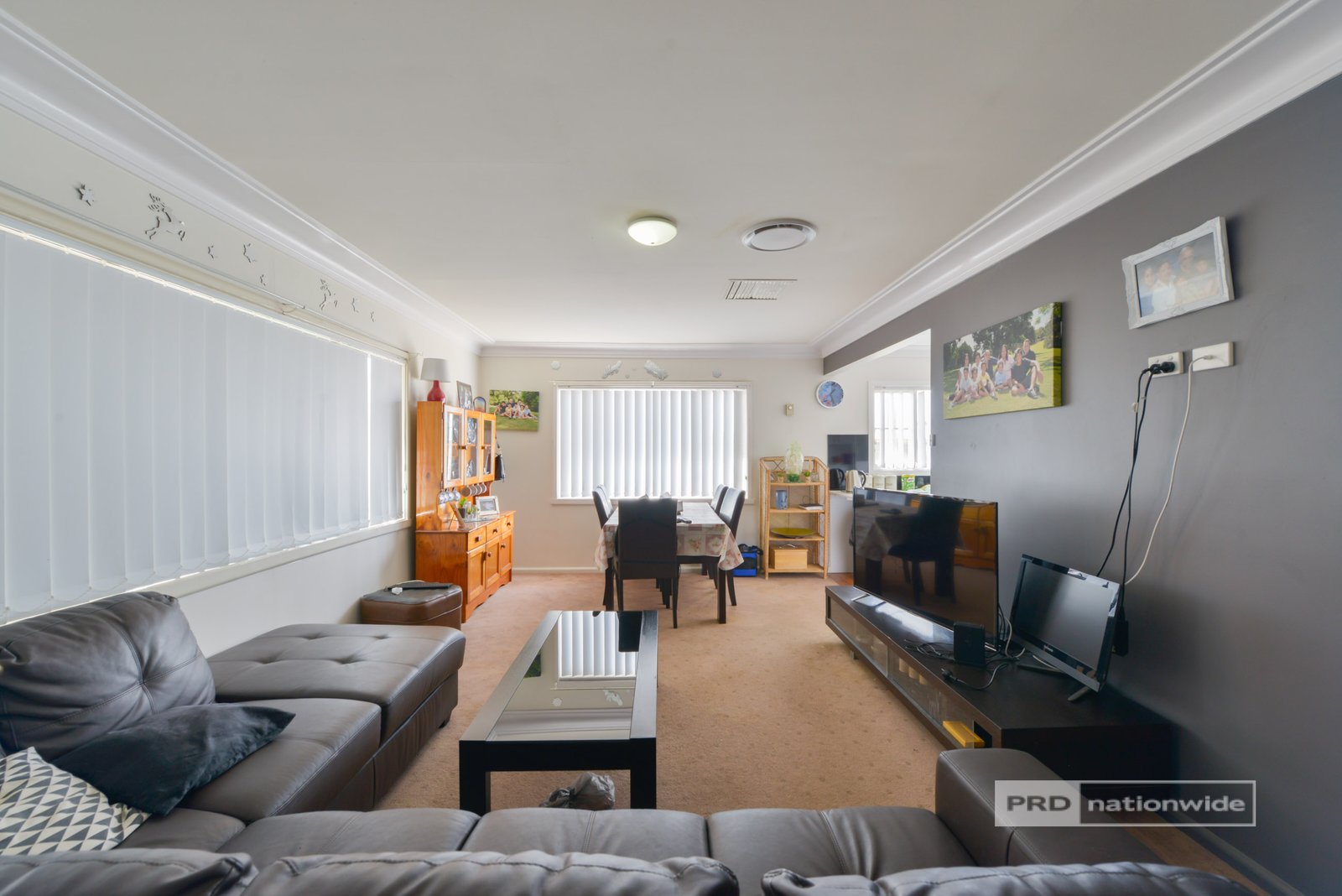 8 Southview Street TAMWORTH 2