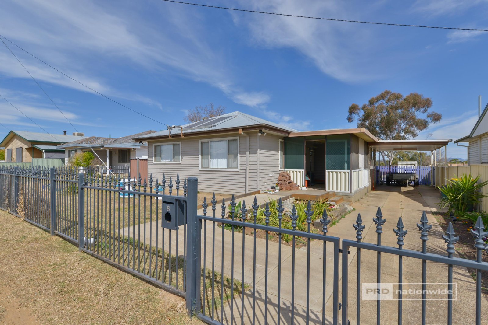 8 Southview Street TAMWORTH 3
