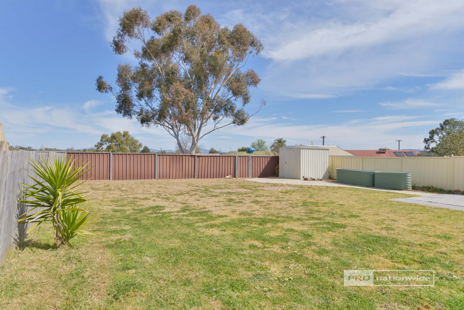 8 Southview Street TAMWORTH 5