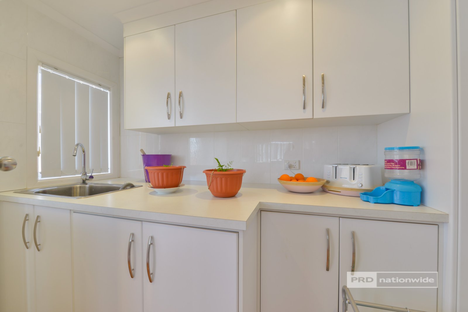 8 Southview Street TAMWORTH 9
