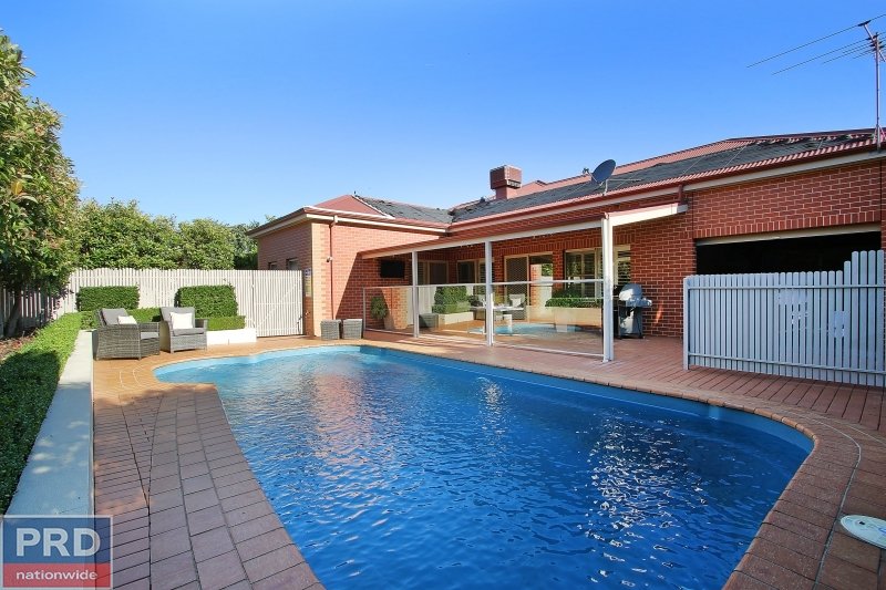 8 Spring Rise WEST ALBURY 17