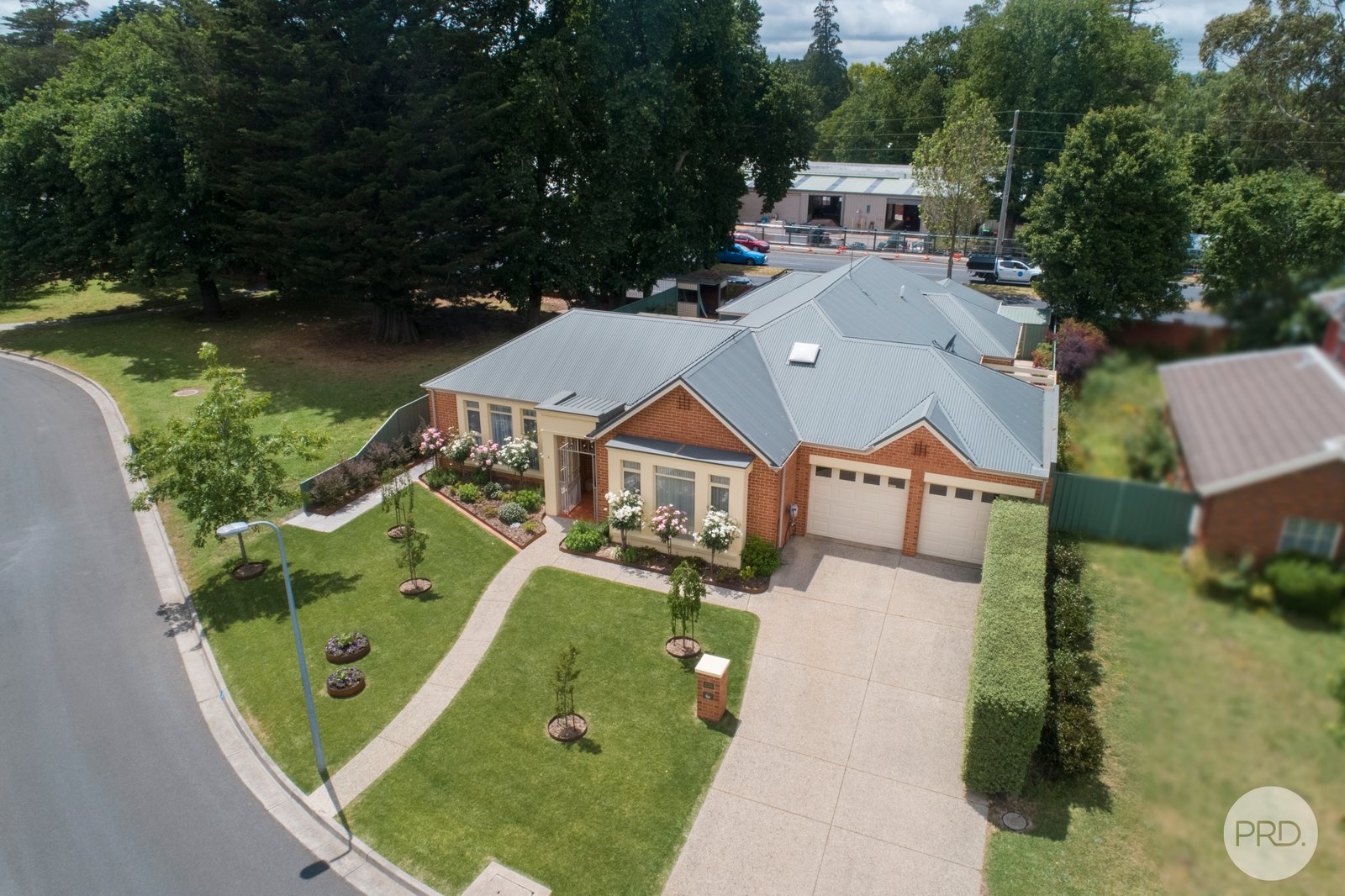 8 St Glens Way LAKE GARDENS 2